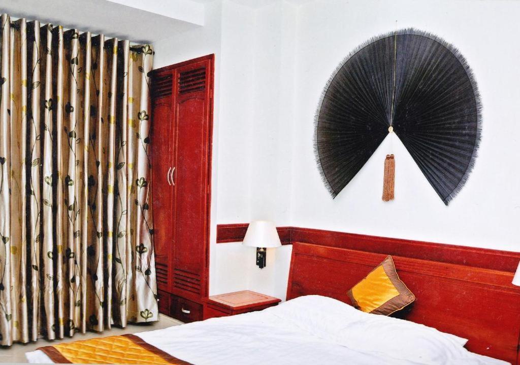 Hoang Thanh Thuy Airport Hotel 1 - Gan Am Thuc Dem Cho Hoang Hoa Tham Хошимін Екстер'єр фото