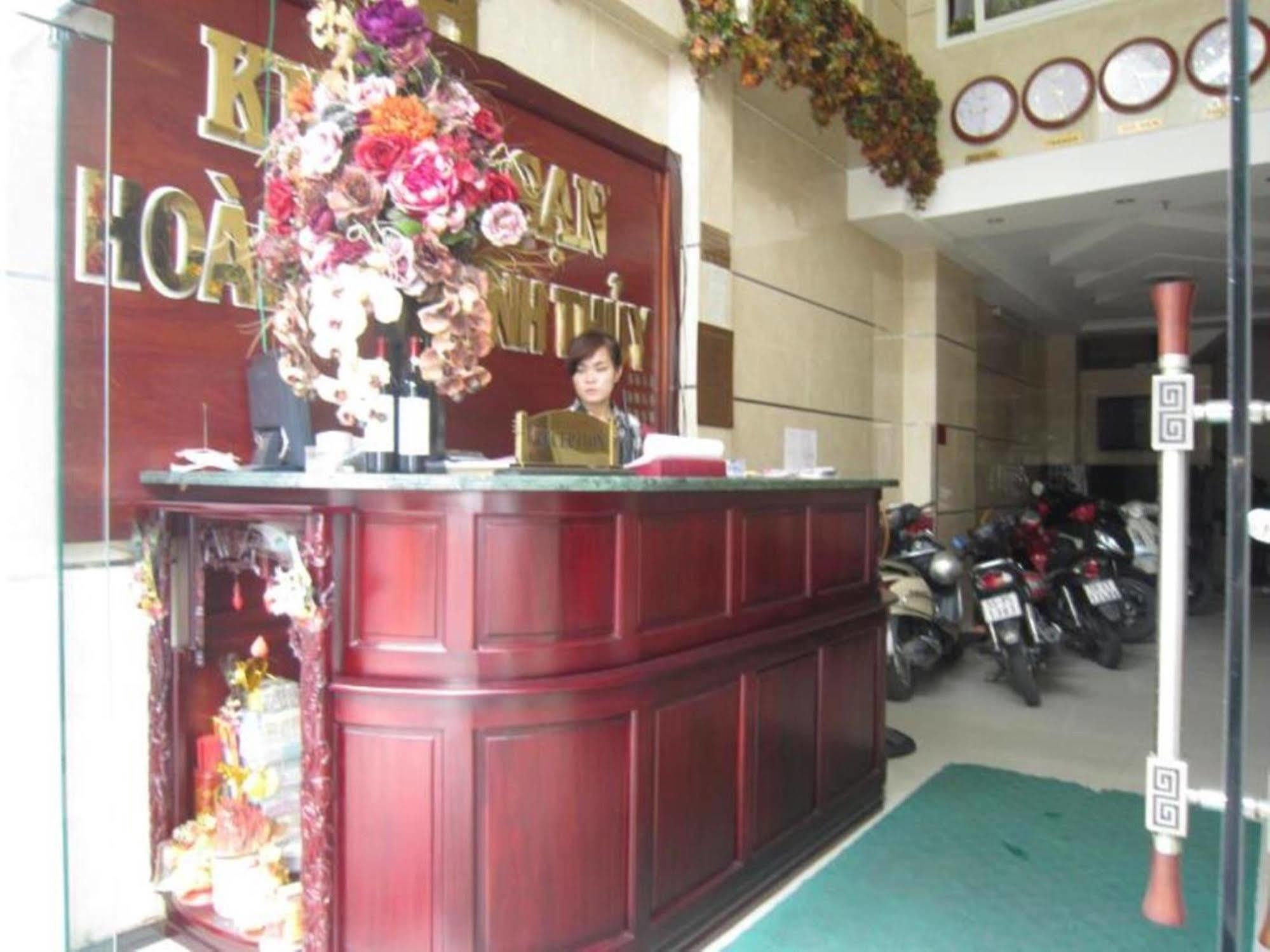 Hoang Thanh Thuy Airport Hotel 1 - Gan Am Thuc Dem Cho Hoang Hoa Tham Хошимін Екстер'єр фото